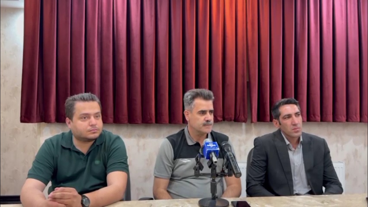 کنفرانس خبری سیروس پورموسوی قبل از دیدار با نساجی