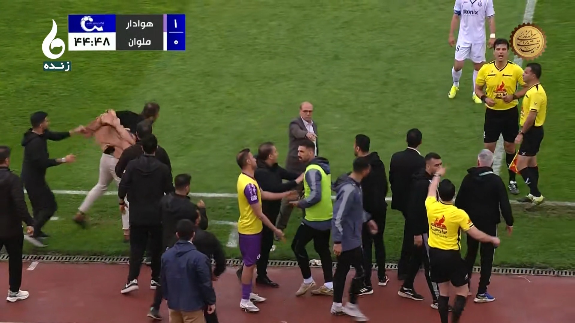 جنجال/ درگیری مازیار زارع و میلاد فاندر: اخراج اسلامی خواه بازیکن ملوان و فاندر سخنگوی باشگاه هوادار