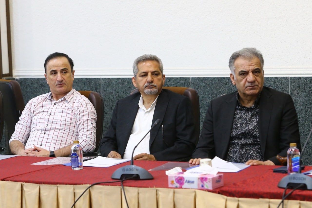 حمله فریادشیران به آجورلو، شهریاری و سمیعی: ۲۰۰۰ میلیارد بدهی به بار آوردند!