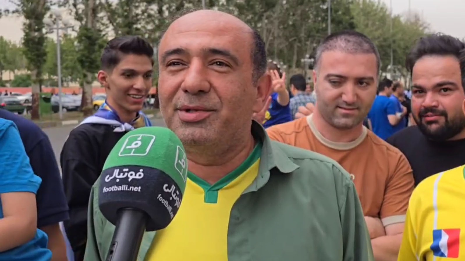 گفتوگو با هواداران صنعت نفت آبادان پیش از بازی با استقلال