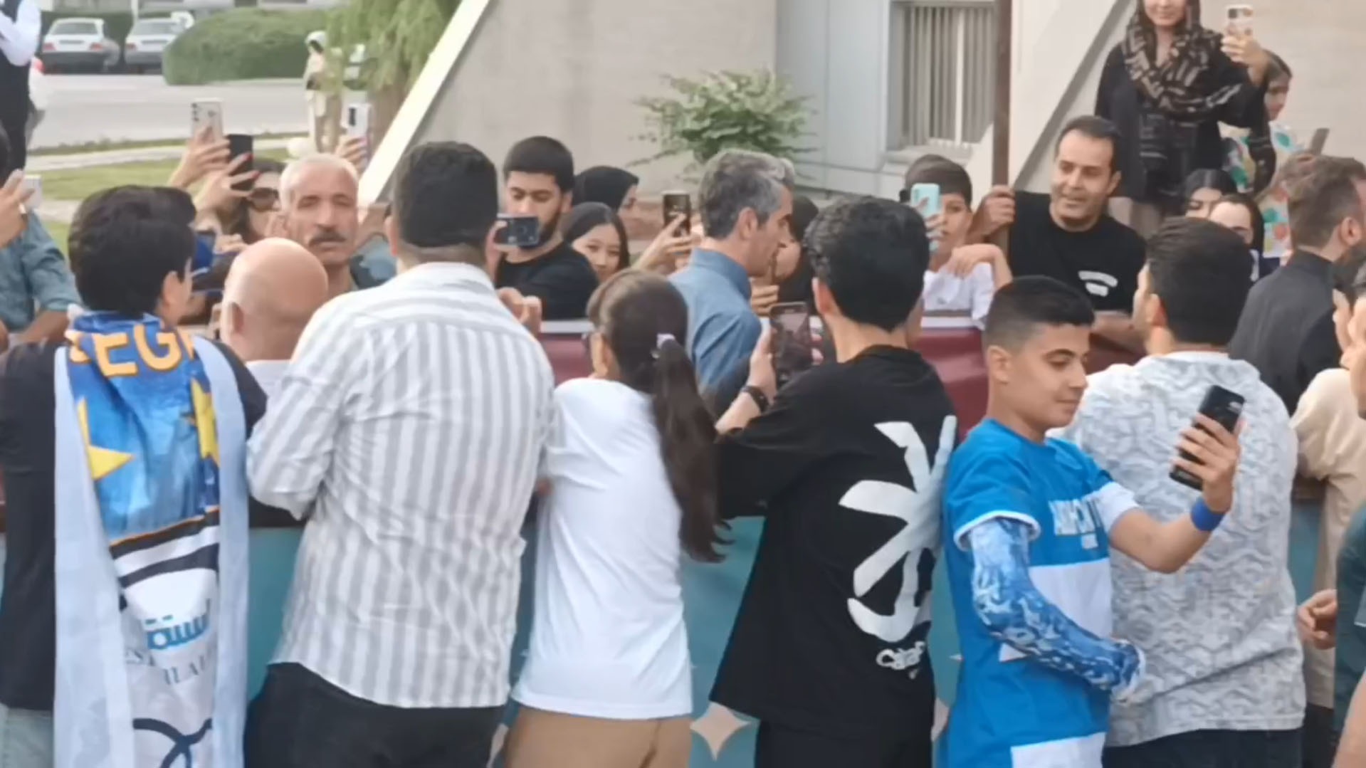 ورود کاروان استقلال به هتل محل اقامتش در اراک