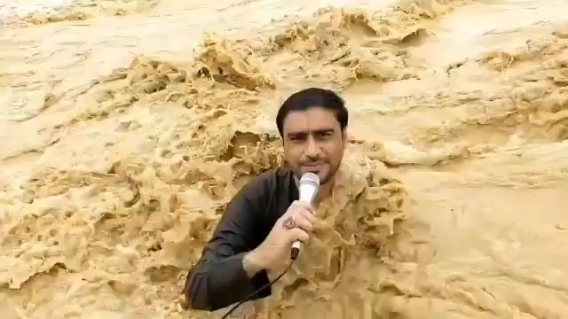 گزارش خبرنگار پاکستانی از درون سیل