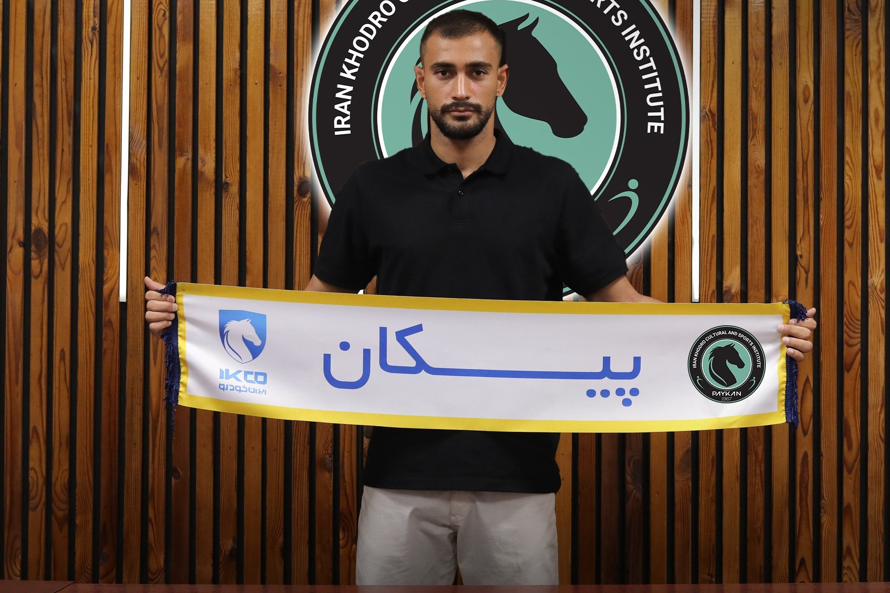 قرارداد دروازهبان پیکان تمدید شد