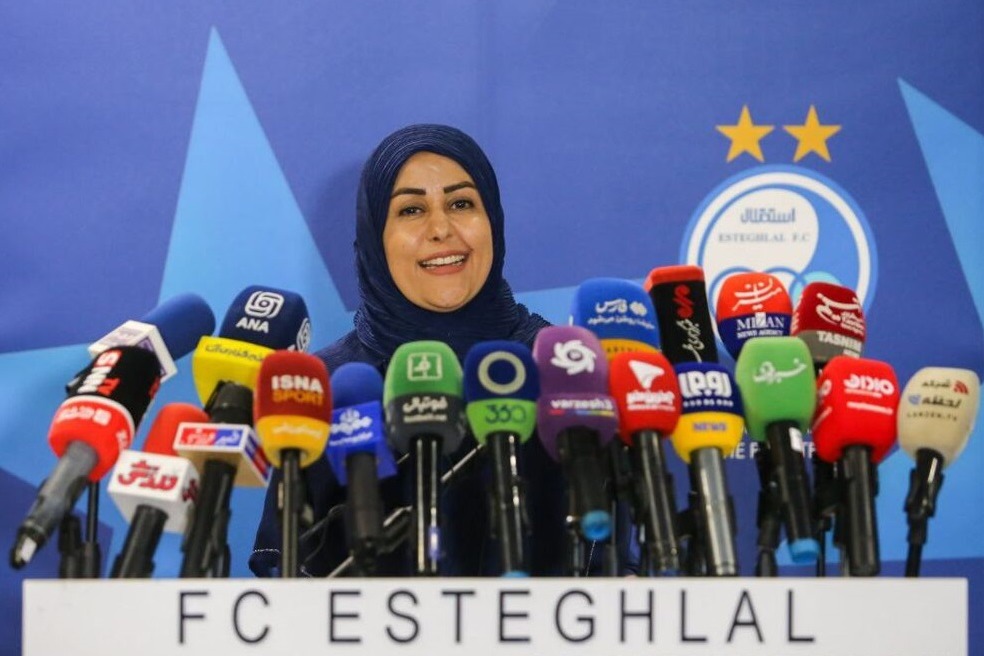 ساپینتو هم شاکی شد؛ خانم سخنگو آرامش ما را بر هم میزند!