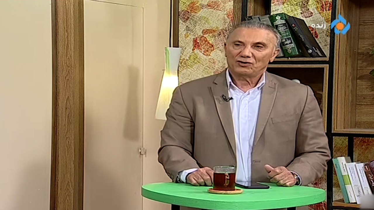 حمید درخشان: وحید هاشمیان باید بتواند حواشی را کنترل کند