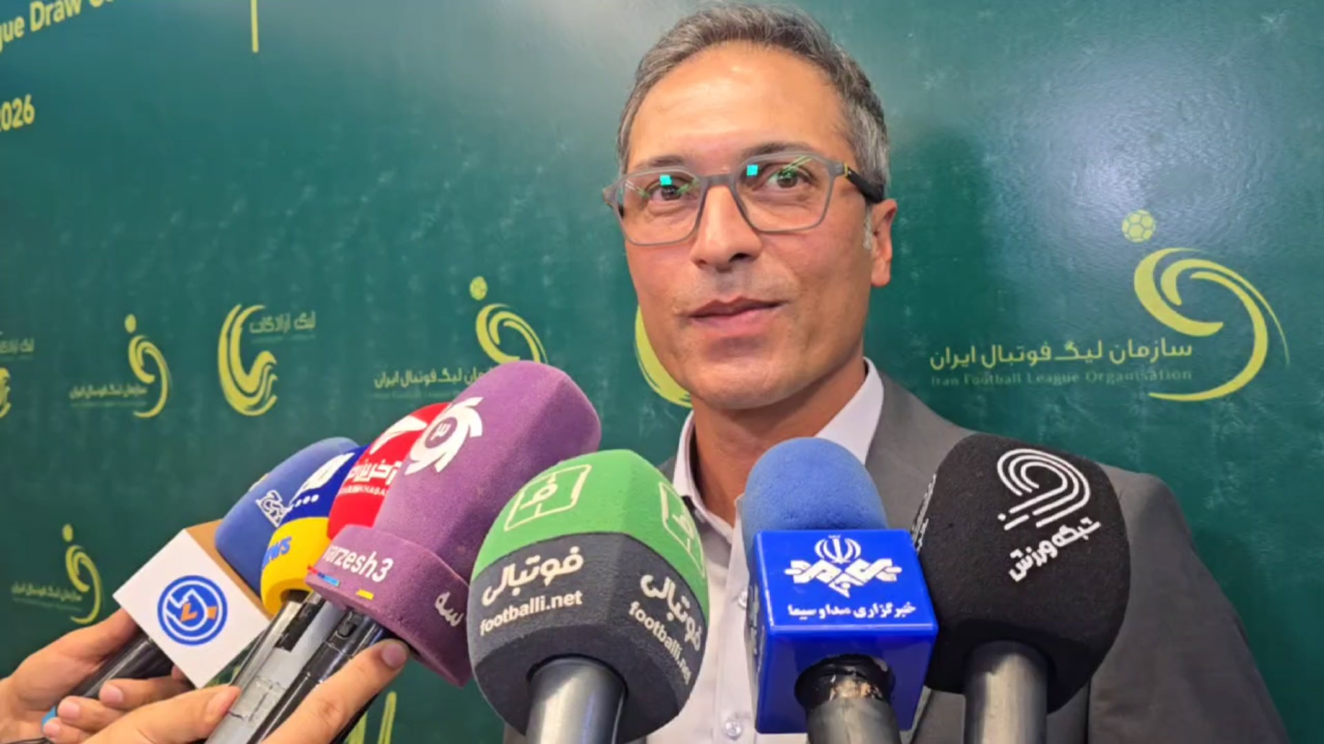 فرزاد آشوبی: به عیسی آل کثیر توصیه میکنم به استقلال نرود!