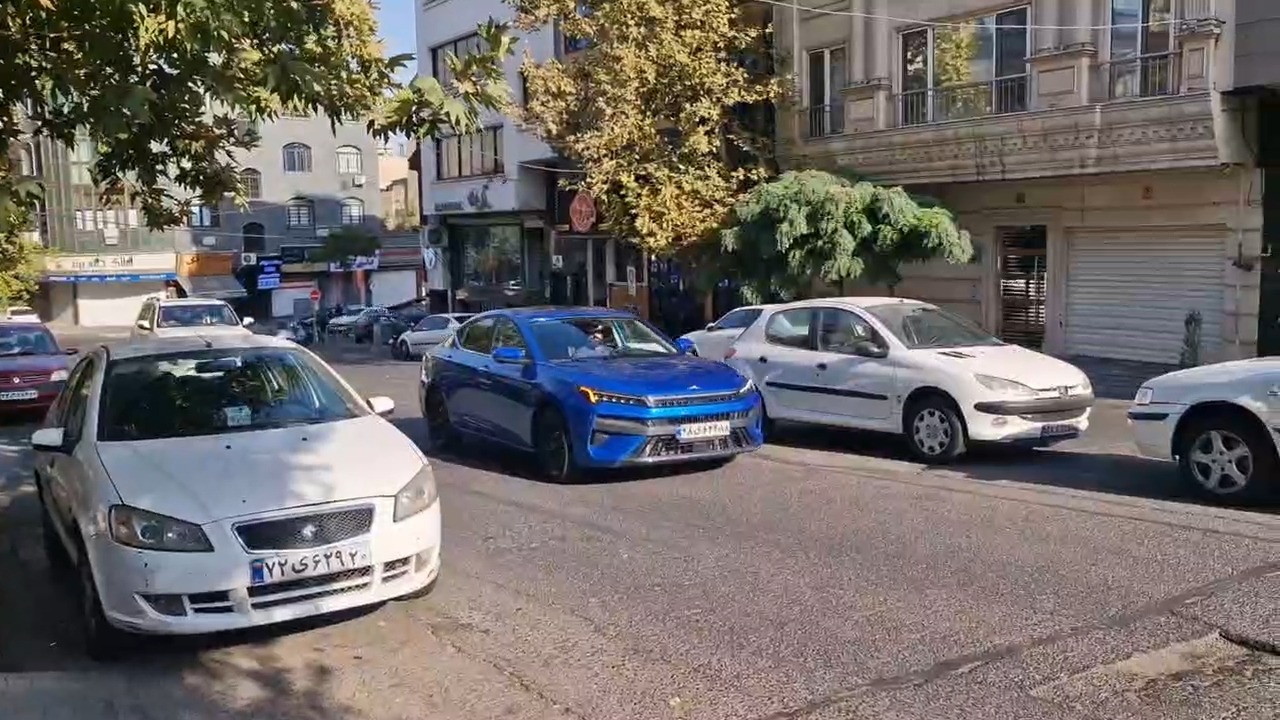 ورود آسانی و جنپو به ساختمان باشگاه استقلال