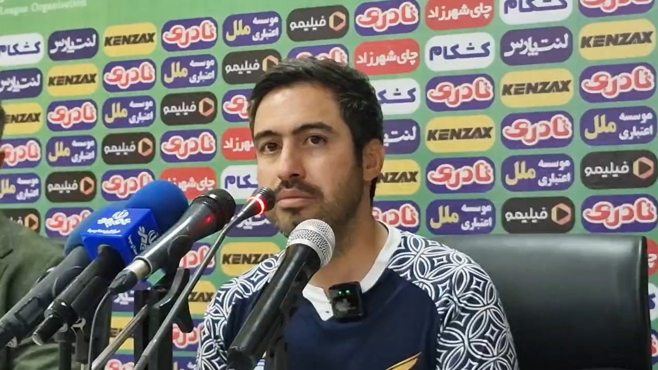 حیدری: داور با وقت کشی بازیکنان ذوب آهن مهربان بود