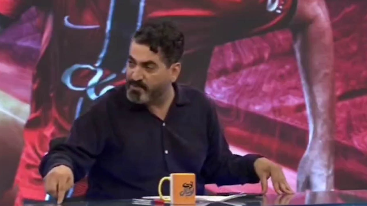 صحبت‌های عجیب گزارشگر تلویزیون: مردم فوتبال مجانی نگاه می‌کنند غر هم می‌زنند!