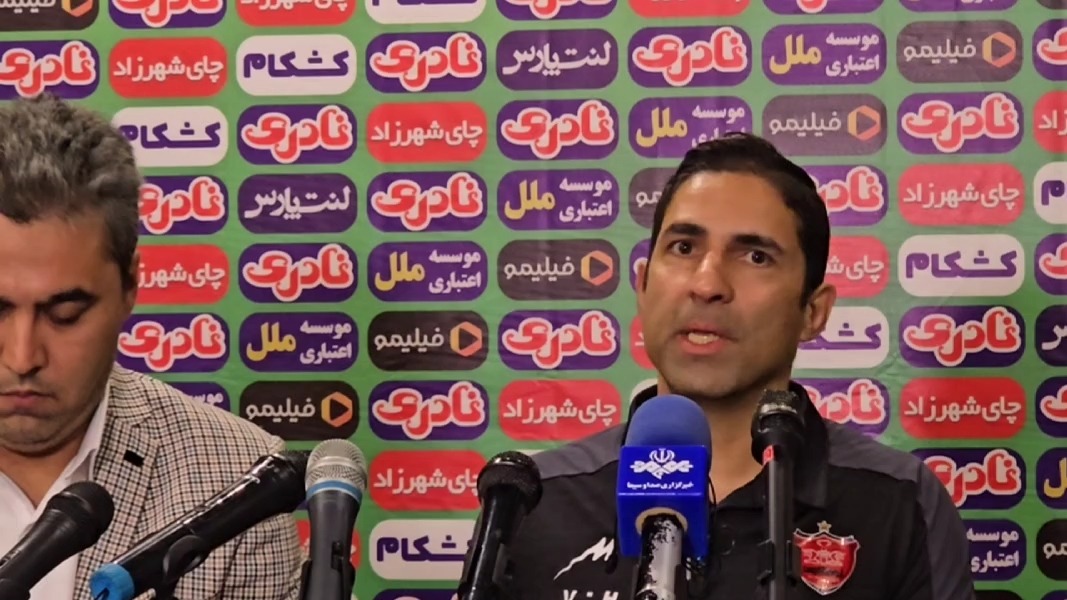 وحید هاشمیان: افشین پیروانی مثل یک چتر روی سر بازیکنان پرسپولیس