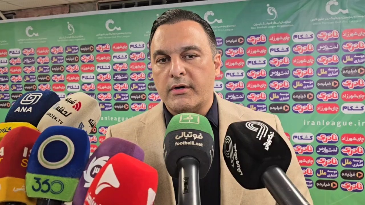 محمدی مدیرعامل فولاد: بابادی خجالت نکشید این حرف‌ها را زد؟/ حداقل از مجموعه ما بیرون می‌رفتی و این حرف‌ها را می‌زدی!