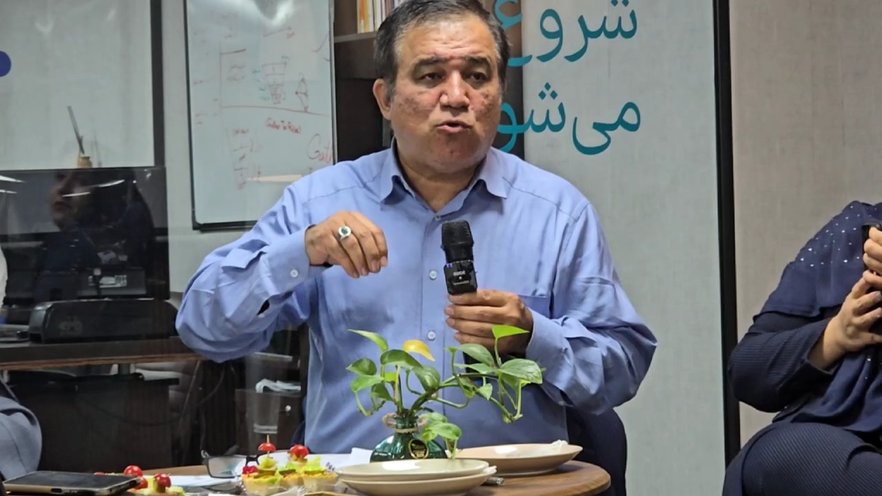 تاجرنیا: تصمیماتی که گرفته میشود با نگاه به نظر هواداری است