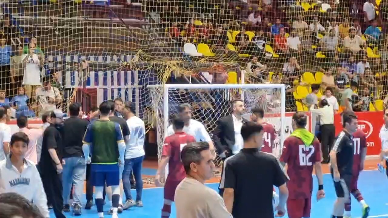 گل و حواشی جنجالی و درگیری های بازی گیتی پسند 1-0 پالایش نفت اصفهان