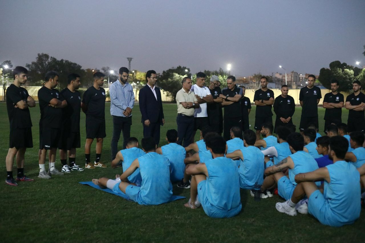 حضور سانتانا مارتل در تمرین استقلال خوزستان