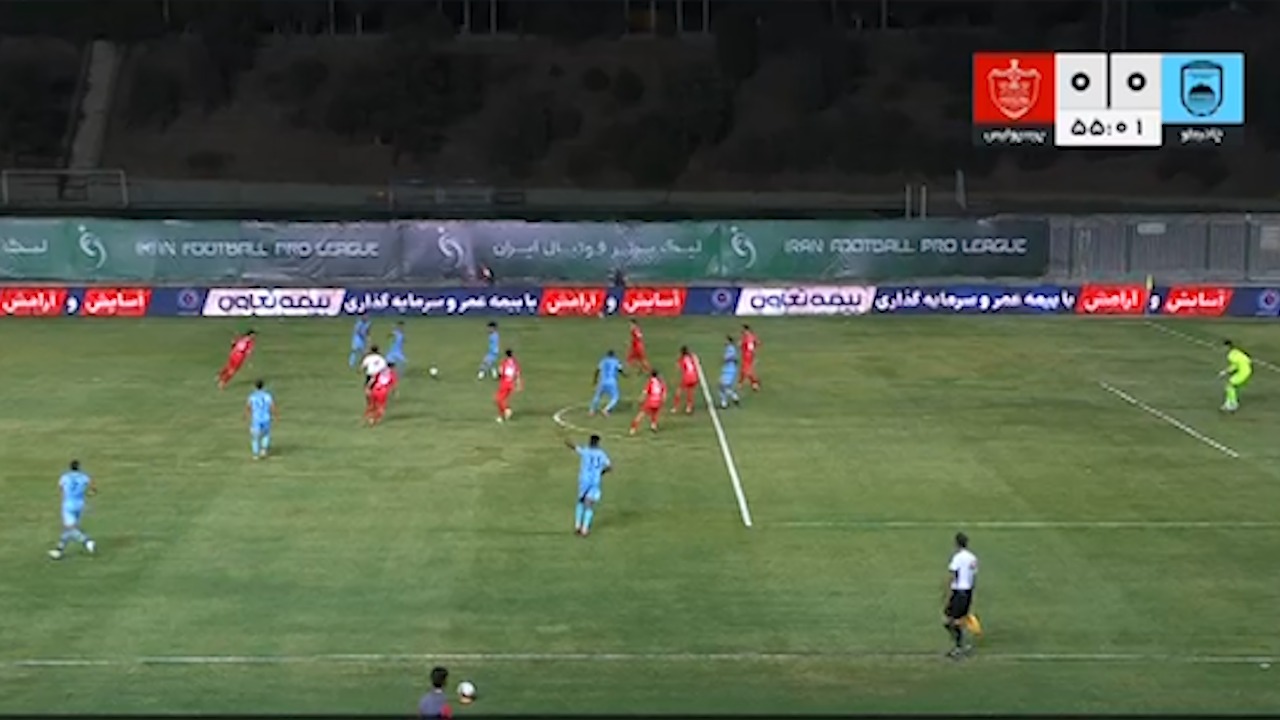تیر دروازه مانع از گل اول چادرملو مقابل پرسپولیس شد