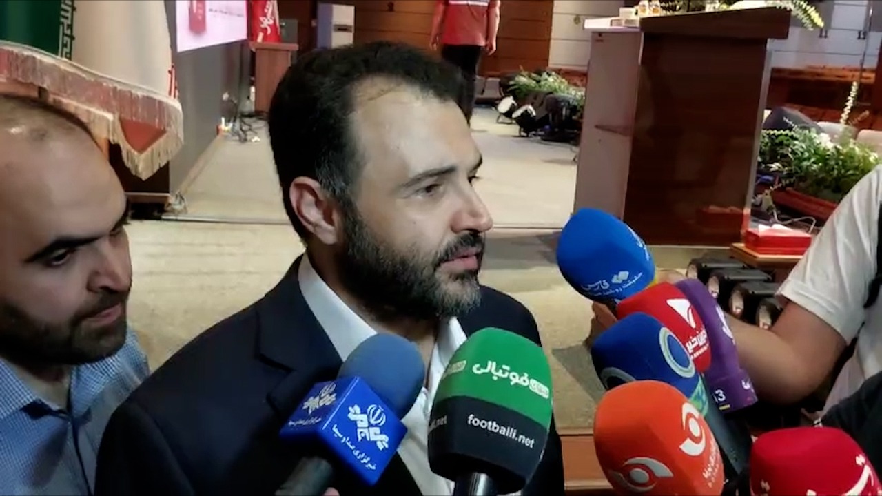 احمدی مدیرعامل بانک شهر: هاشمیان نباید دورسون و امیری را رد می‌کرد