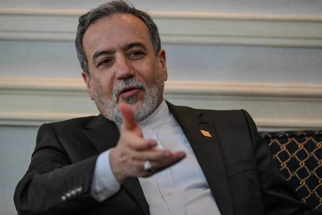 عراقچی: برای استقلالیها احترام قائل هستم