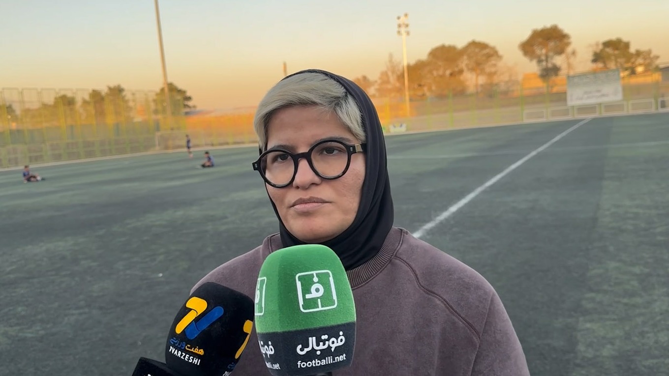 صحبتهای شیوا کولیوند سرمربی آوا بعد از شکست سنگین تیمش مقابل خاتون بم