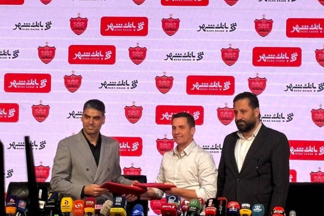 امضای قرارداد اوسمار ویرا با پرسپولیس در مراسم معارفه