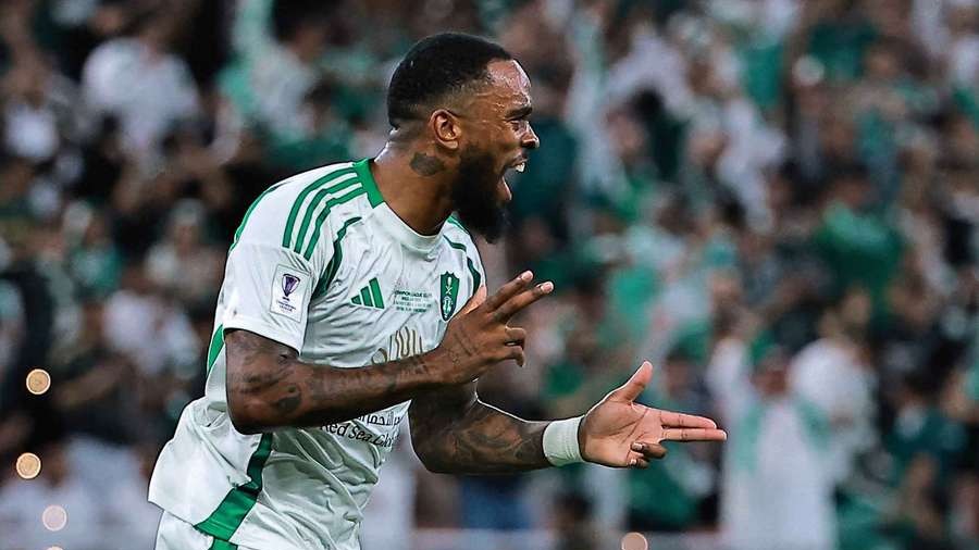 خلاصه بازی الاهلی عربستان 1-1 الریاض