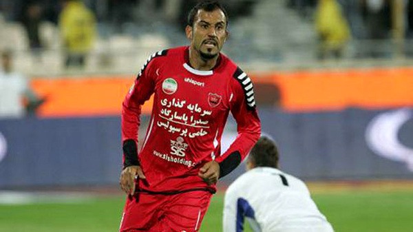پرسپولیس ۲-۳ فجر سپاسی در سال ۱۳۹۱ (گل زیبای محمد قاضی)