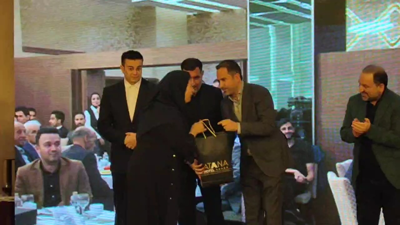 تقدیر از پیشکسوتان و مدیران فدراسیون در مراسم تجلیل از مراسم تجلیل از پیشکسوتان داوری