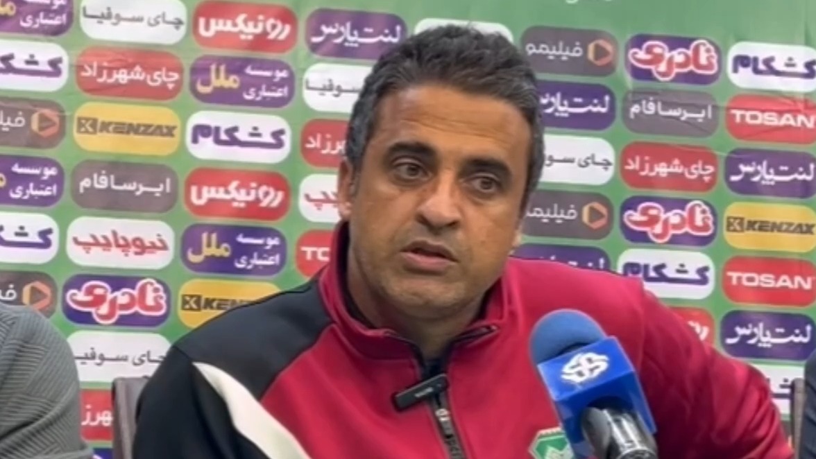کنفرانس خبری جلال امیدیان مربی خیبر پس از تساوی مقابل شمس آذر و اخراج مهدی رحمتی