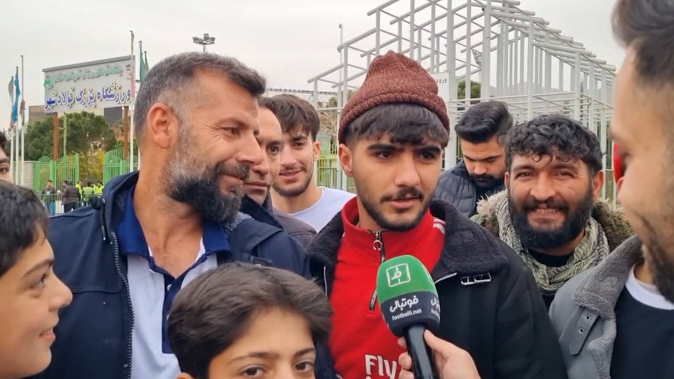 گفت و گو با هواداران تراکتور پیش از بازی با ذوب آهن