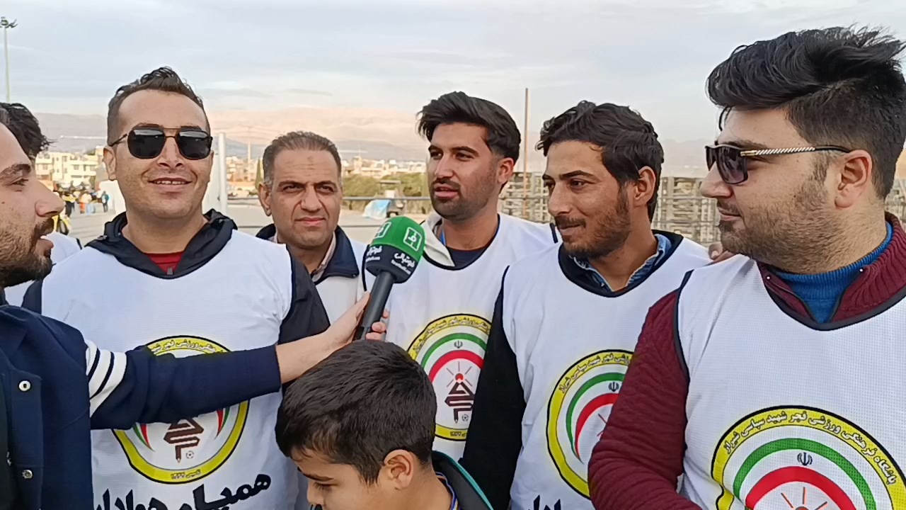 گفت و گو با هواداران فجرسپاسی قبل از دیدار با چادرملو