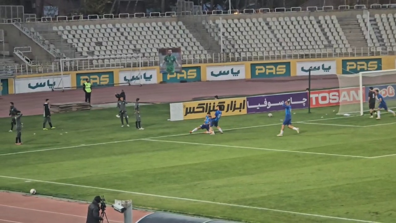 گل اول نساجی مازندران به هوادار (پوریا رضازاده دقیقه 90)