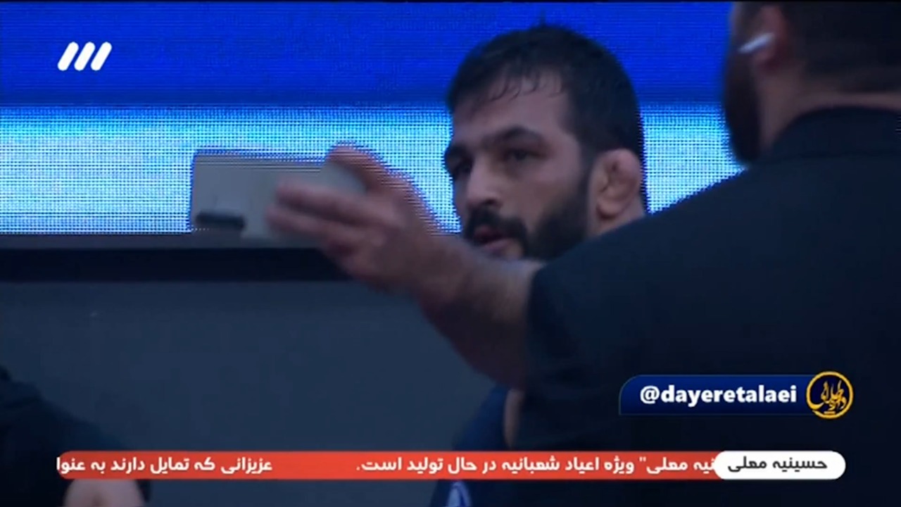 پرتاب شدن موبایل به سمت حسن یزدانی برای گرفتن عکس سلفی