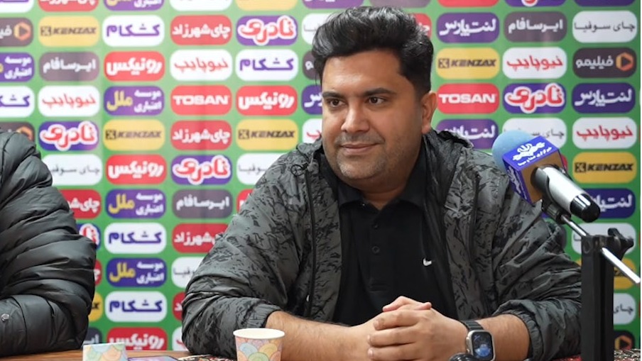 نشست خبری سعید اخباری سرمربی چادرملو پیش از بازی با استقلال خوزستان