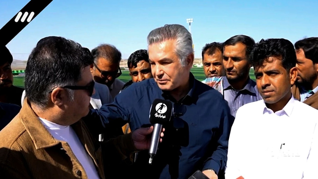 آیتم ویژه افتتاح زمین چمن مصنوعی روستای پیوشک استان هرمزگان