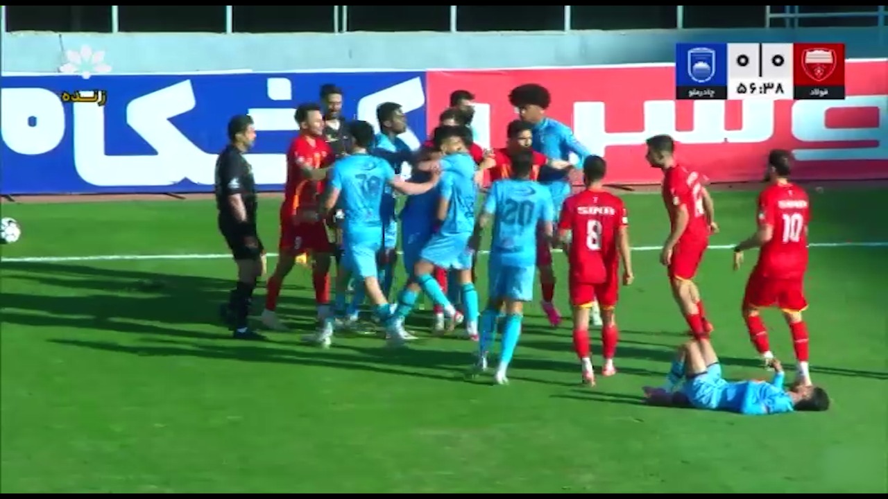 دعوا و درگیری بازیکنان چادرملو - فولاد
