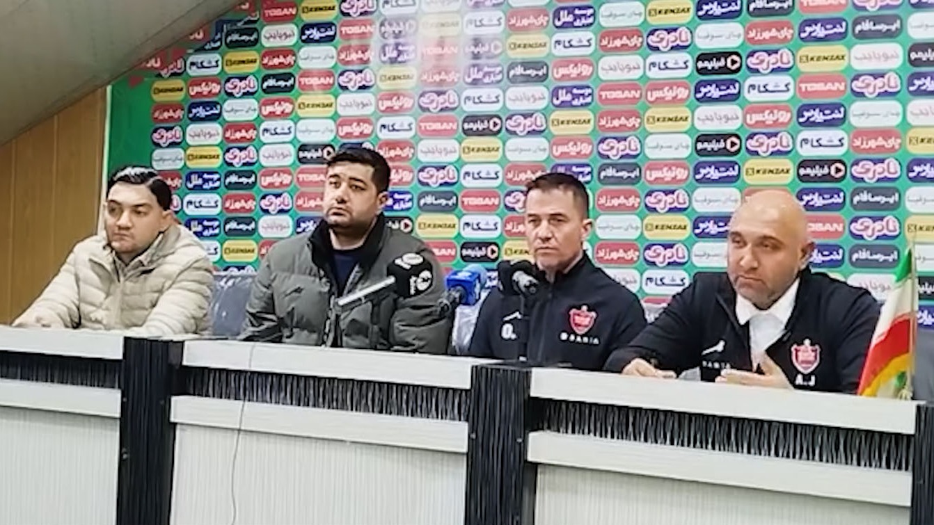 نشست خبری اوسمار ویرا سرمربی پرسپولیس پیش از بازی با فجر سپاسی