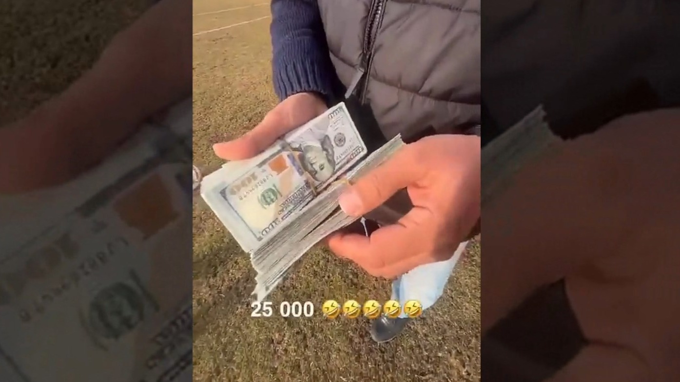 شرط بندی علنی در استقلال؛ نازون 25 هزار دلار از منیر برد!