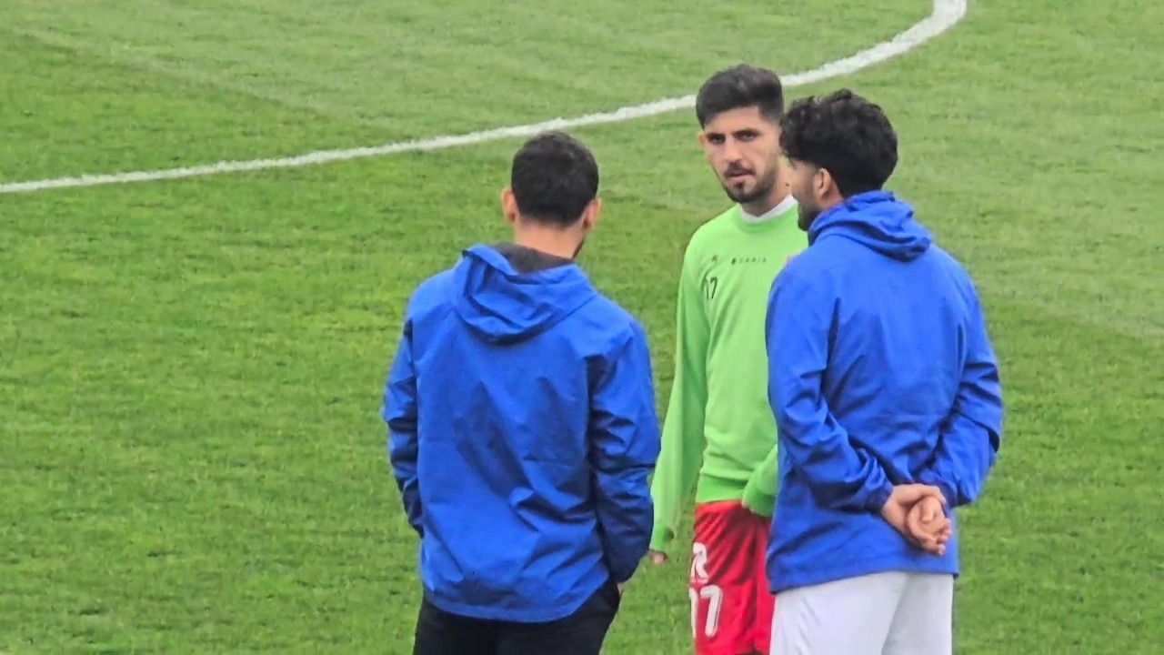 گرم کردن بازیکنان ملوان و پرسپولیس