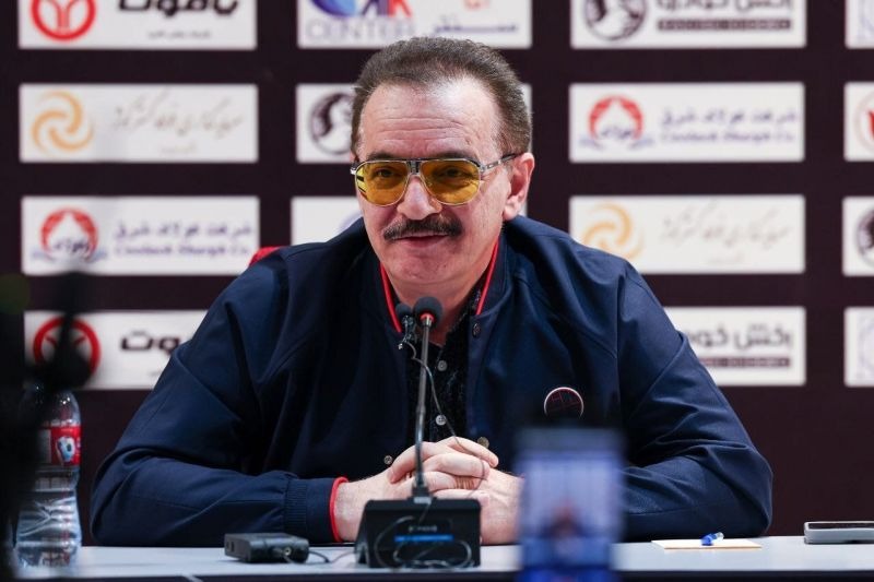 ادعای زنوزی: بارسلونا پاسخ نامه تراکتور را داد!