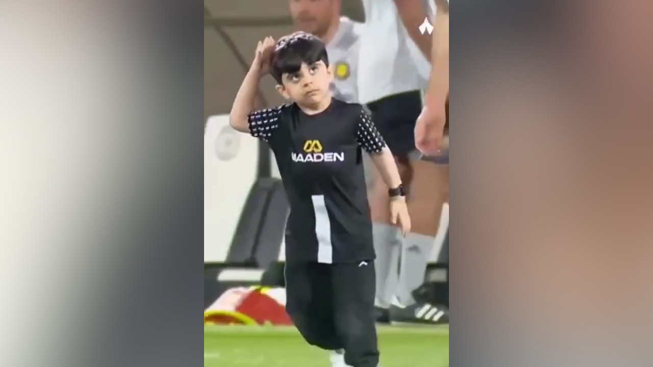 پسر ماشاریپوف طرفدار سفت و سخت Cr7