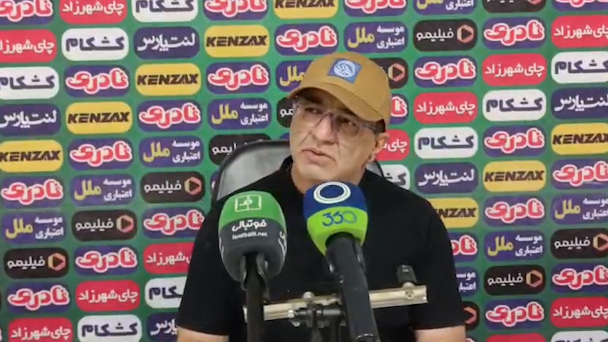 منهاجی: فرزاد حسین‌ خانی استعفا نداده است