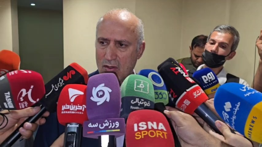 تاج: بازیکنان دنبال شاد کردن مردم هستند نه حواله خودرو