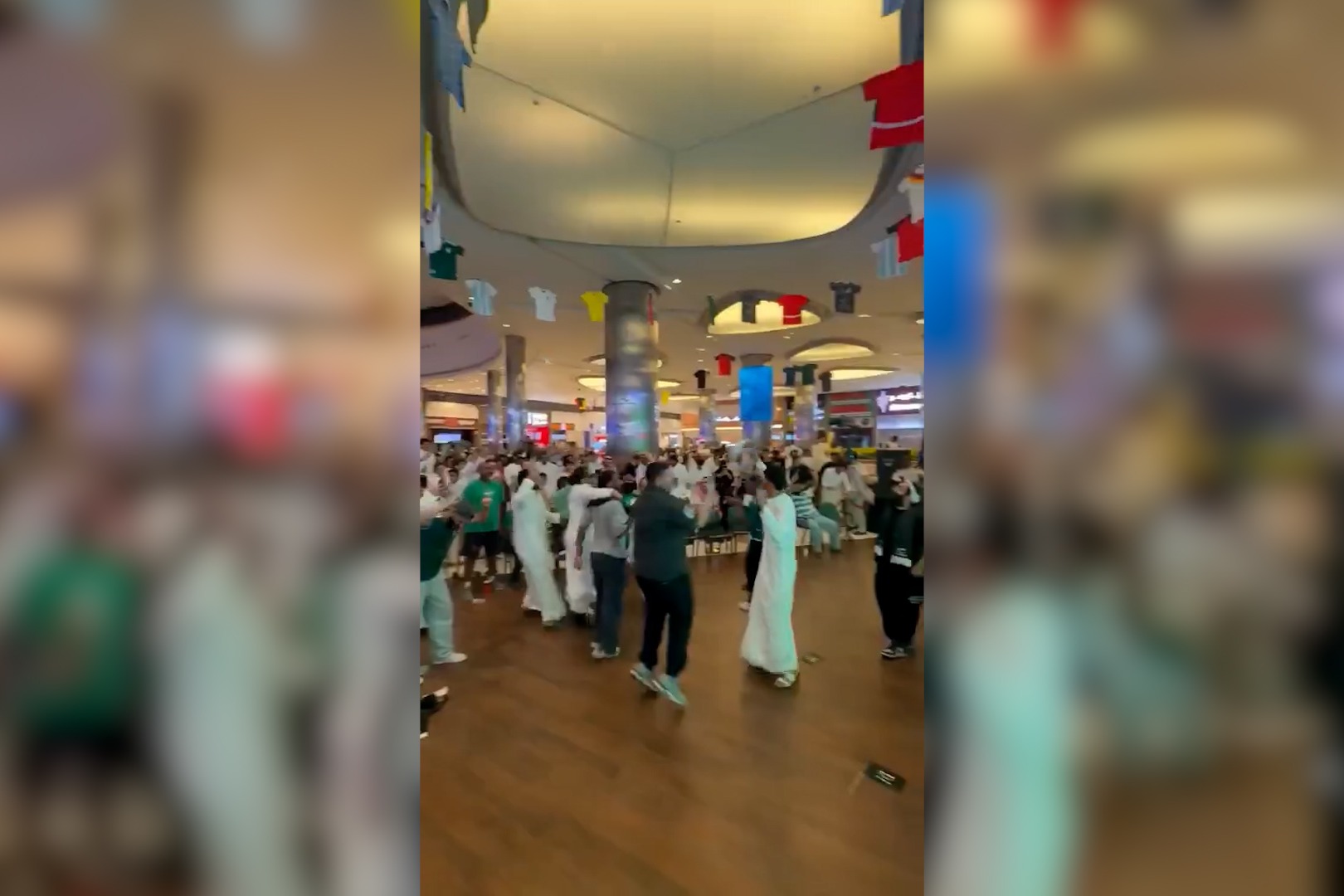 جشن دیوانه‌ وار عربستانی ها بعد از گلزنی مقابل اروگوئه