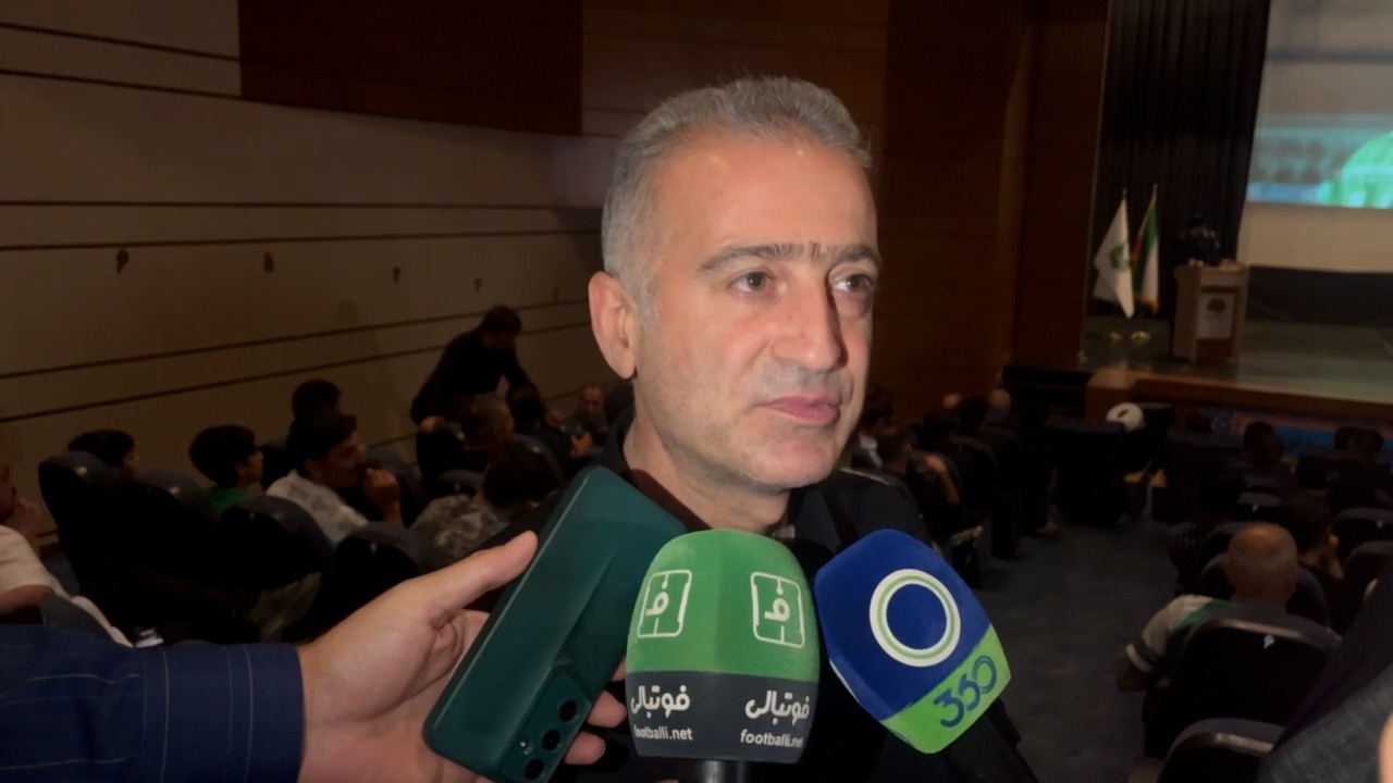 فراز کمالوند: به دنبال یک فوتبال تماشاگر پسند برای خیبر هستیم