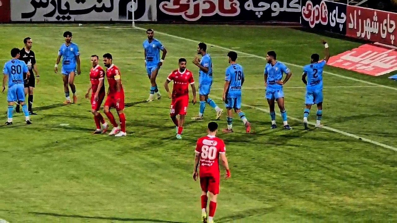 لحظه گل پرسپولیس به چادرملو از زاویه دوربین فوتبالی