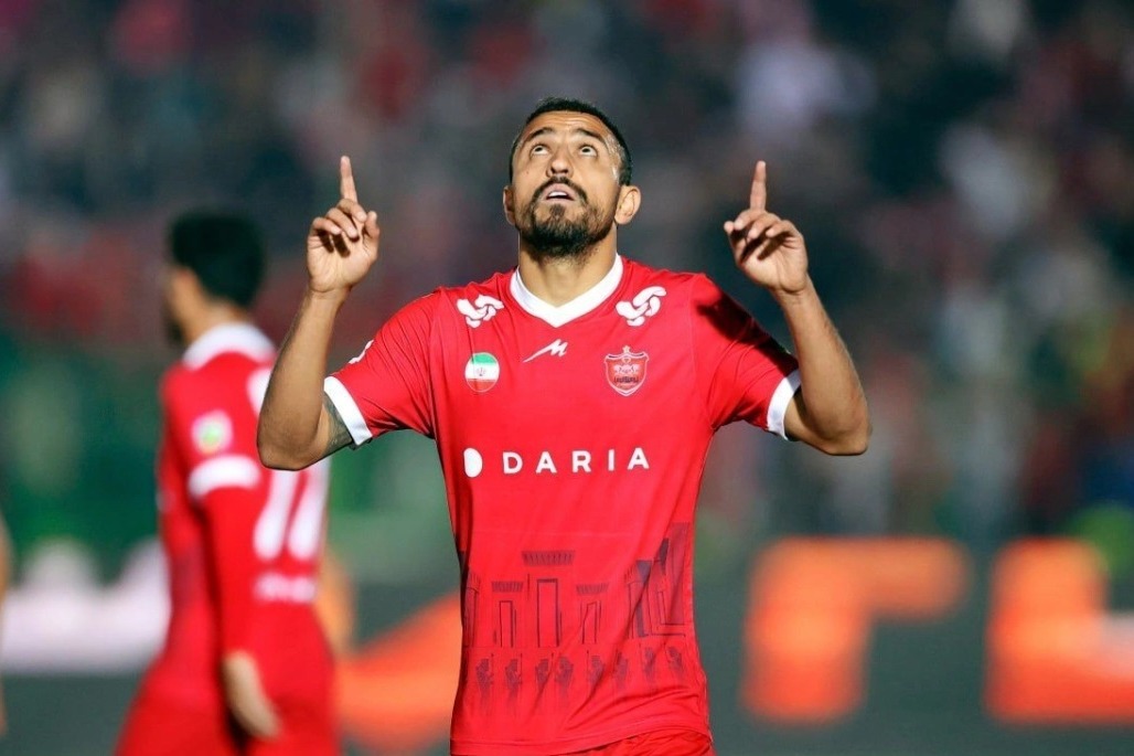 شادی گل گلزن پرسپولیس با تتوی سلطان جنگل با پایانی غمانگیز