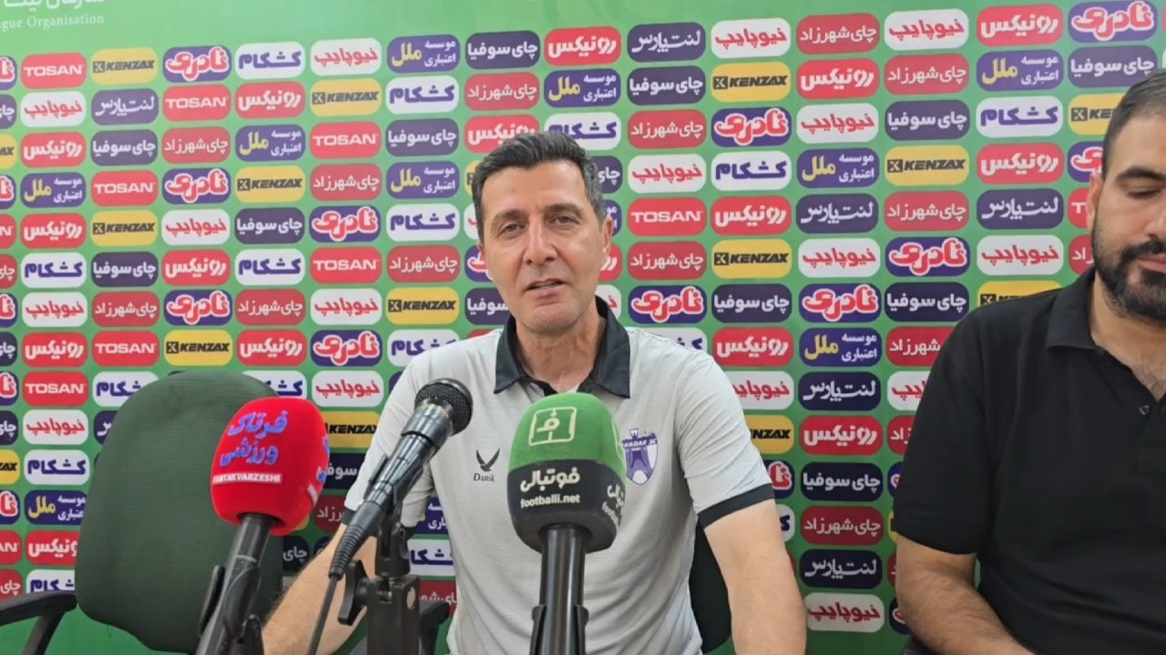 نشست خبری مربیان در پایان بازی هوادار و نفت و گاز گچساران