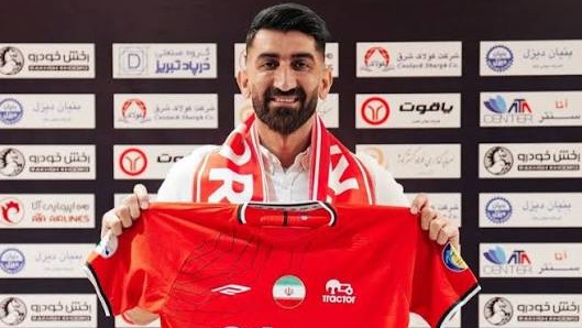 بیرانوند: یک سال دیگر با تراکتور قرارداد دارم و با افتخار برایشان بازی می کنم فوتبالی | 