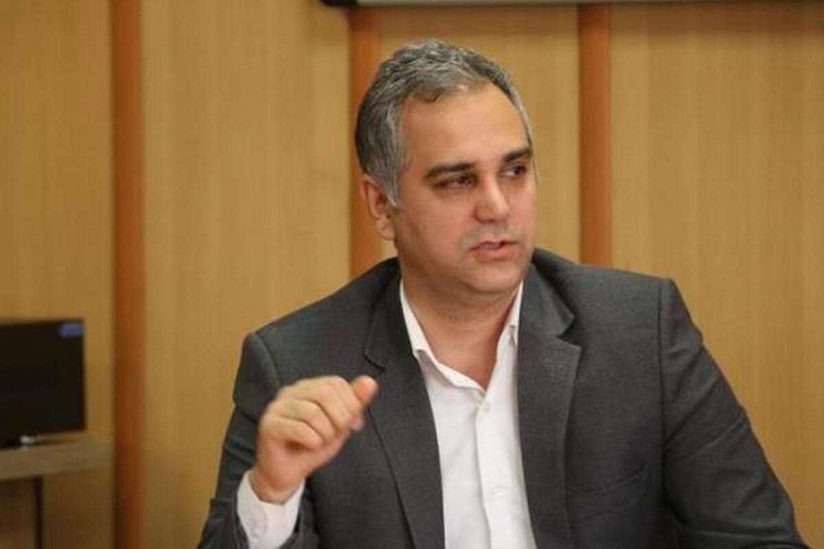 روشنک: خواهش می‌کنم ورزشگاه آزادی را آماده کنید
