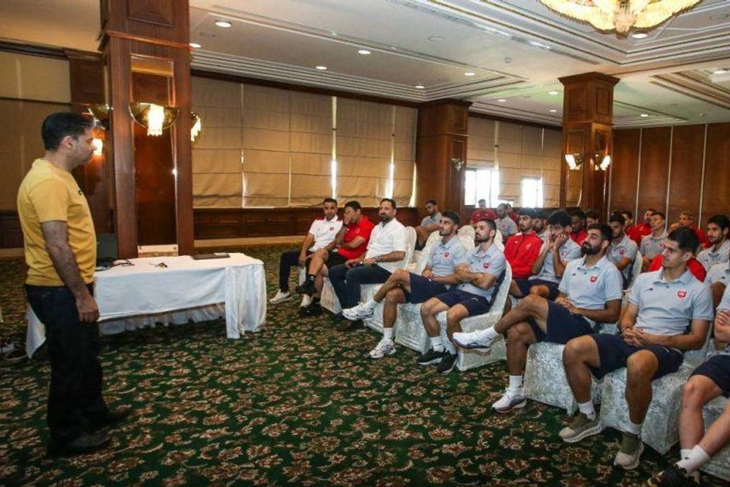 حضور مدیرعامل پرسپولیس در جلسه فنی قرمزها
