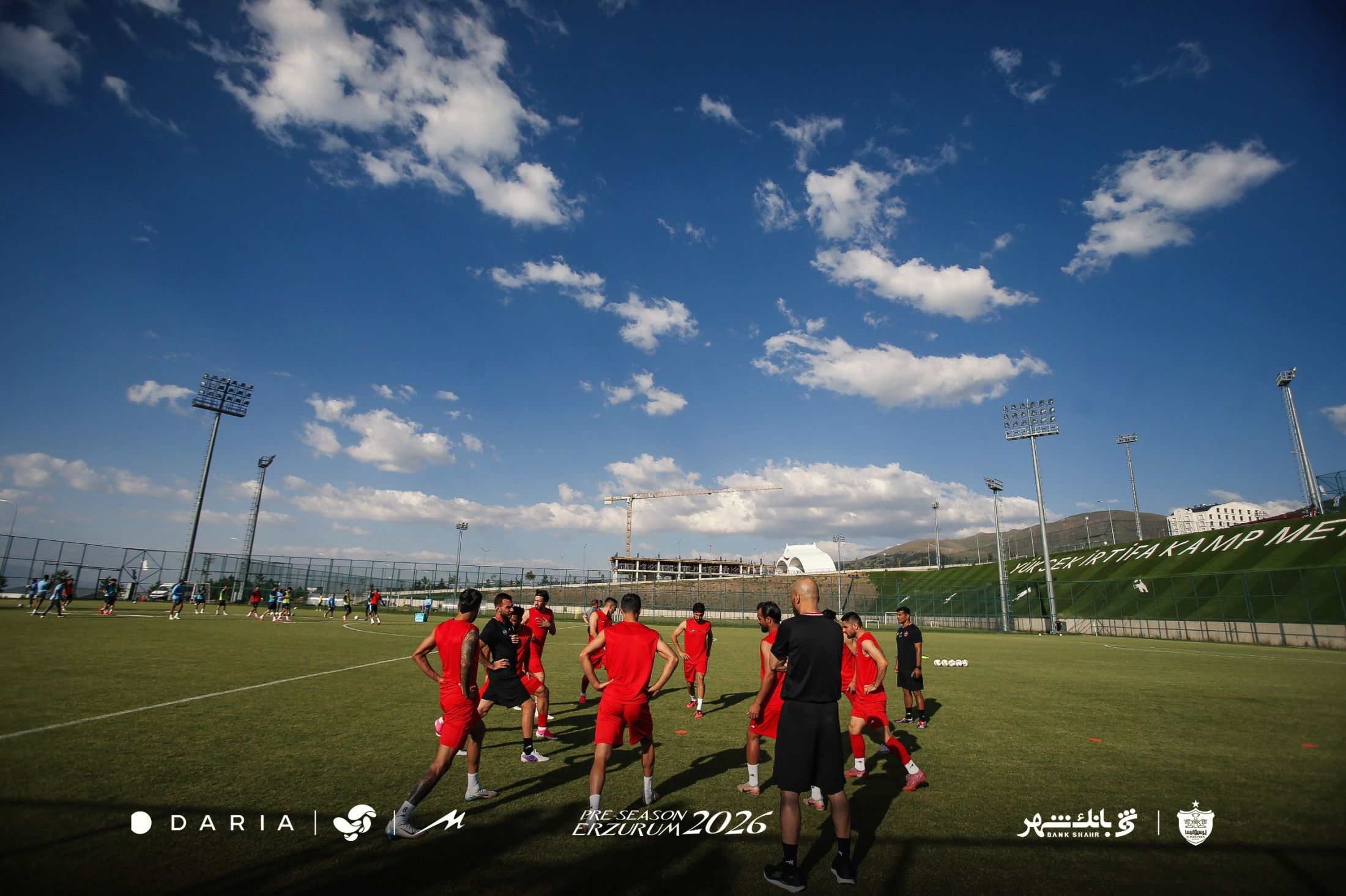 مرخصی چند روزه بازیکنان پرسپولیس؛ فقط گرا به ایران برگشت